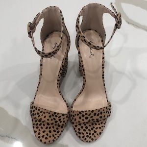 Qupid Speckled Tan Sandal Heels - Size 8